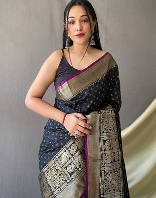 black black & gold-toned geometric woven design zari kanjeevaram saree 3