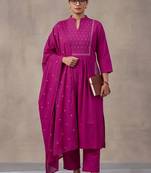 women floral embroidered regular thread work cotton kurta with trousers & with dupatta