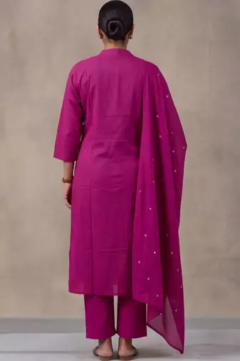 women floral embroidered regular thread work cotton kurta with trousers & with dupatta