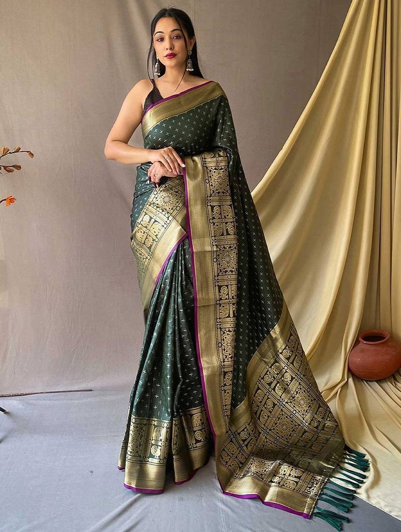 green green & gold-toned geometric woven design zari kanjeevaram saree