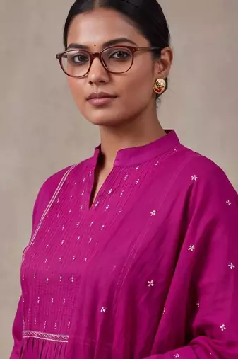 women floral embroidered regular thread work cotton kurta with trousers & with dupatta