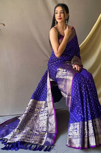 blue blue & gold-toned geometric woven design zari kanjeevaram saree