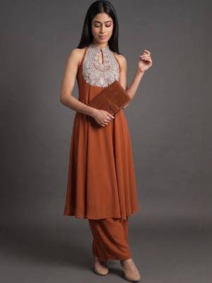 women ethnic motifs embroidered panelled thread work silk georgette kurta with palazzos 3
