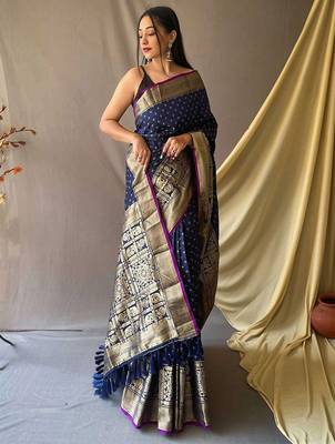 navy_blue navy blue & white geometric woven design zari silk blend kanjeevaram saree 1