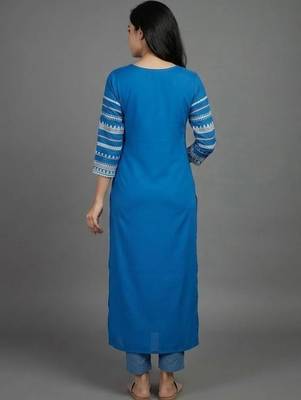 women ethnic motifs embroidered regular thread work kurta with trousers 4