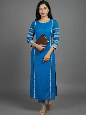 women ethnic motifs embroidered regular thread work kurta with trousers 5