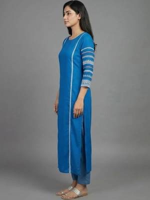 women ethnic motifs embroidered regular thread work kurta with trousers 7