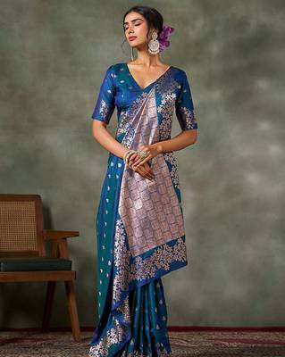 teal woven design silk blend banarasi saree 4