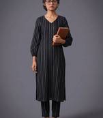 women printed regular silk crepe kurta with trousers
