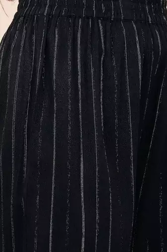 women printed regular silk crepe kurta with trousers