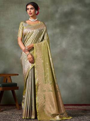 green woven design zari silk blend banarasi saree 1