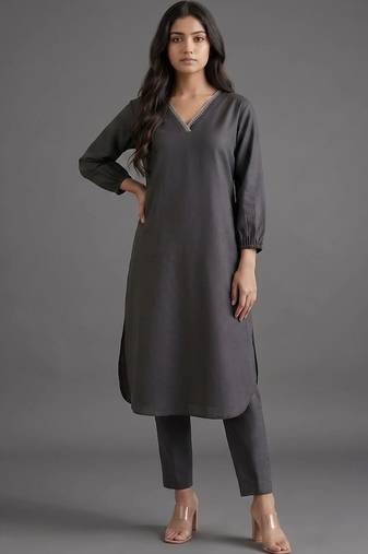women regular thread work kurta with trousers