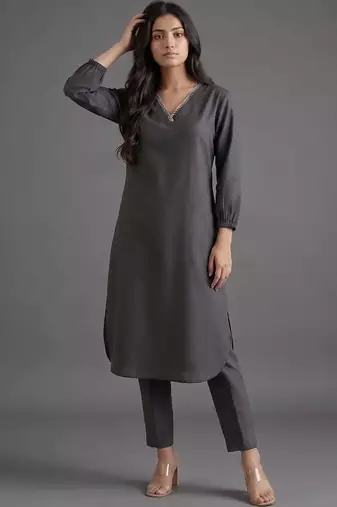 women regular thread work kurta with trousers