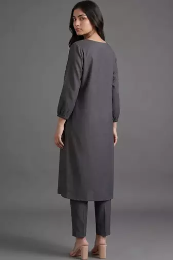 women regular thread work kurta with trousers