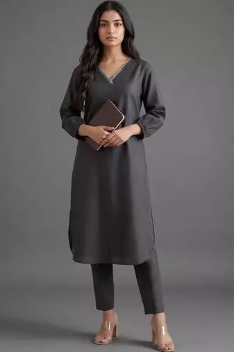 women regular thread work kurta with trousers