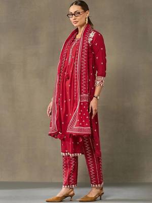 women ethnic motifs embroidered regular thread work cotton kurta with trousers & with dupatta 2