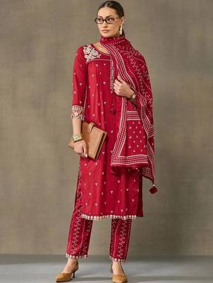 women ethnic motifs embroidered regular thread work cotton kurta with trousers & with dupatta 5
