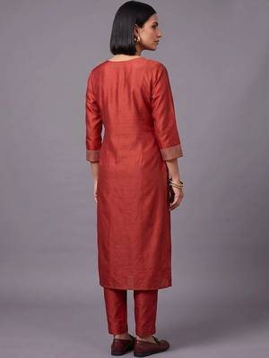 women ethnic motifs regular kurta with trousers & with dupatta 4