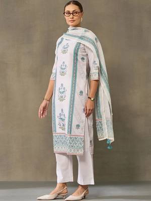 women ethnic motifs printed regular kurta with palazzos & with dupatta 2