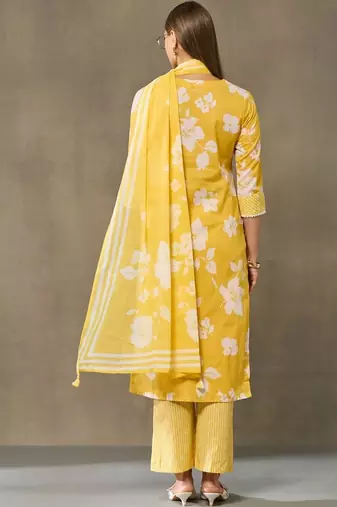 women floral printed regular cotton kurta with palazzos & with dupatta