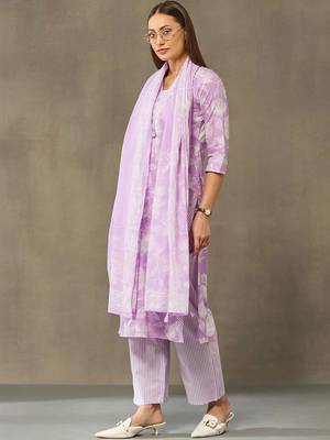 women floral printed regular cotton kurta with palazzos & with dupatta 2