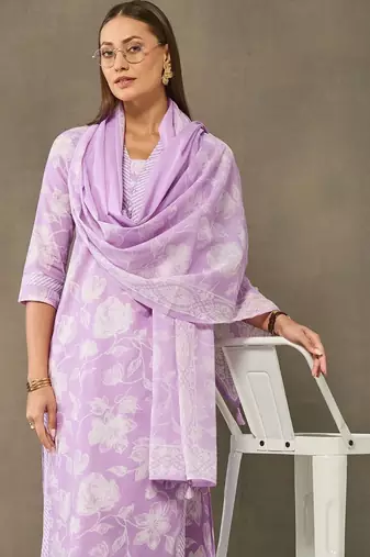 women floral printed regular cotton kurta with palazzos & with dupatta