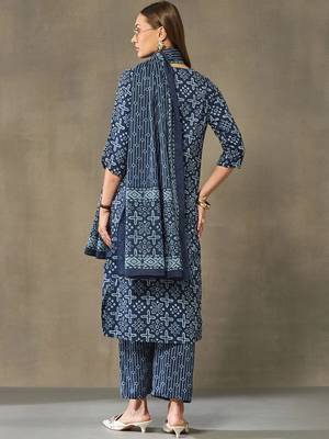 women printed regular cotton kurta with trousers & with dupatta 3