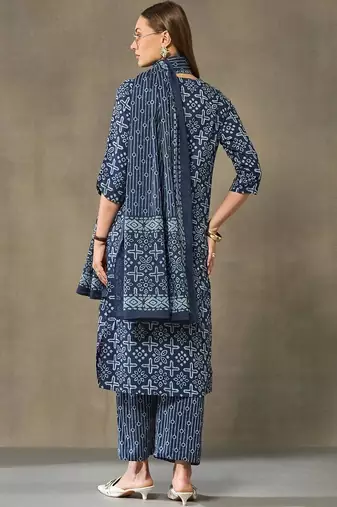 women printed regular cotton kurta with trousers & with dupatta