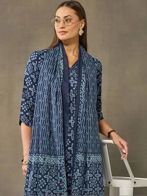 women printed regular cotton kurta with trousers & with dupatta 4
