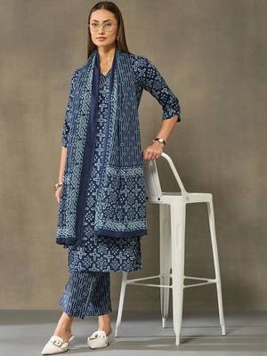 women printed regular cotton kurta with trousers & with dupatta 6