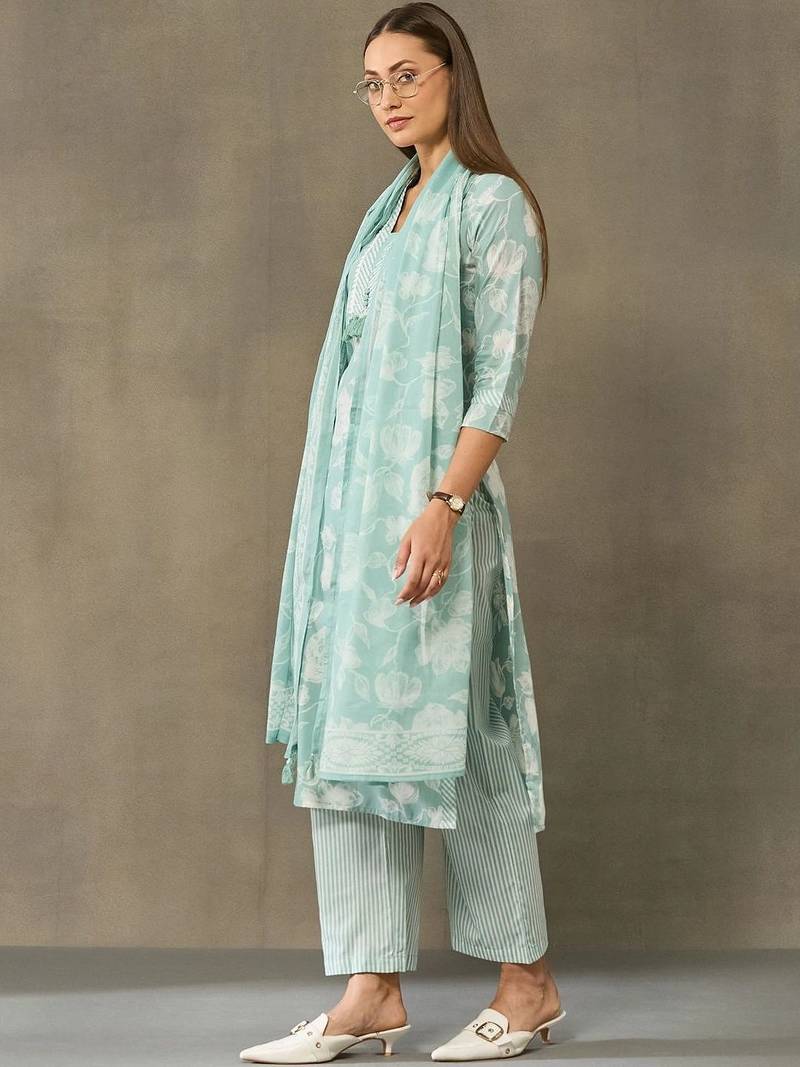women floral printed regular cotton kurta with trousers & with dupatta
