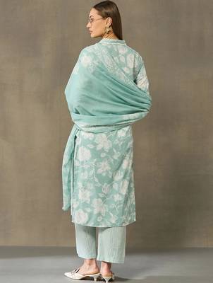 women floral printed regular cotton kurta with trousers & with dupatta 3