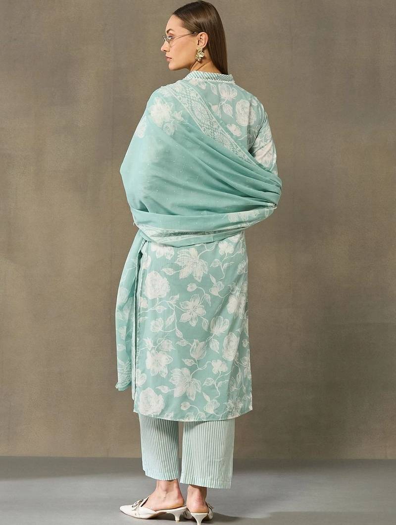 women floral printed regular cotton kurta with trousers & with dupatta