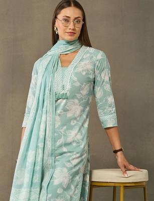 women floral printed regular cotton kurta with trousers & with dupatta 4