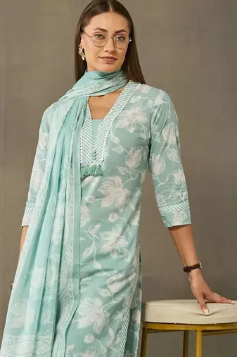 women floral printed regular cotton kurta with trousers & with dupatta