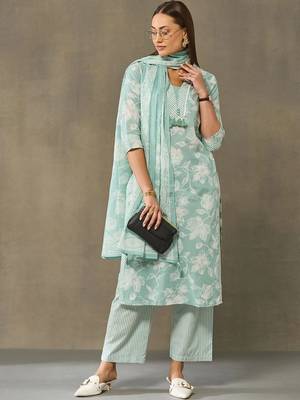 women floral printed regular cotton kurta with trousers & with dupatta 6