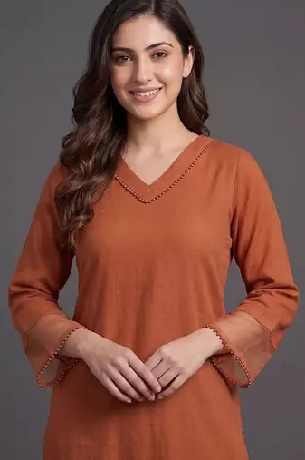 women regular silk crepe kurta with trousers