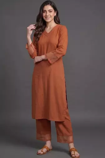 women regular silk crepe kurta with trousers