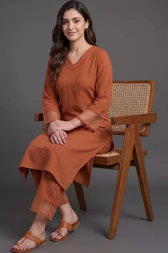 women regular silk crepe kurta with trousers