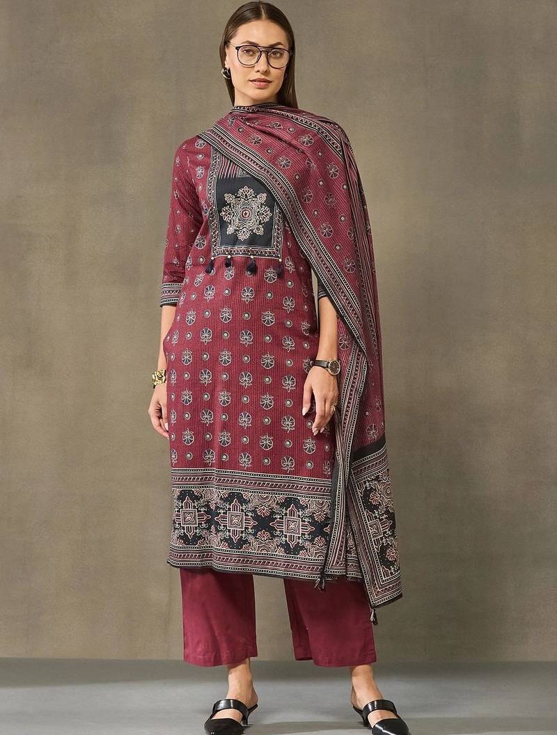 women ethnic motifs printed regular cotton kurta with trousers & with dupatta