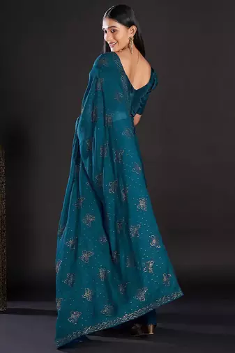 teal teal & gold-toned embellished satin saree