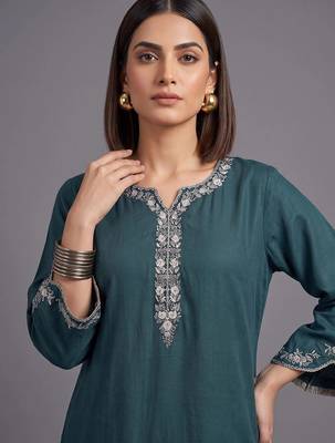 women ethnic motifs embroidered regular thread work kurta with palazzos 2