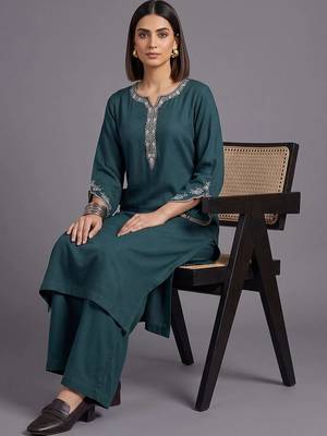 women ethnic motifs embroidered regular thread work kurta with palazzos 3