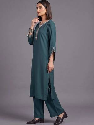 women ethnic motifs embroidered regular thread work kurta with palazzos 5