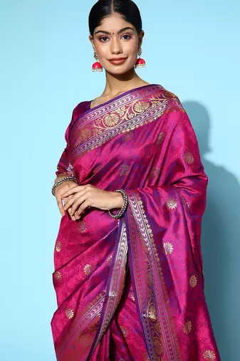 magenta magenta & gold-toned ethnic motifs silk blend banarasi saree