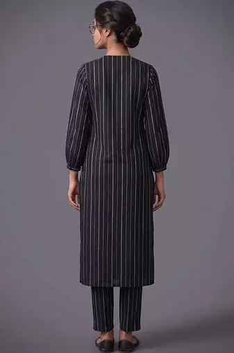 women striped regular silk crepe kurta with trousers