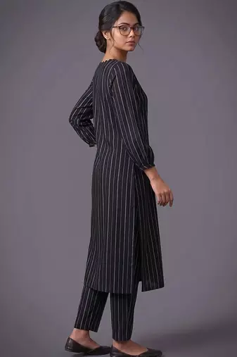 women striped regular silk crepe kurta with trousers