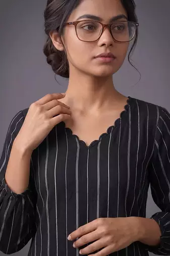 women striped regular silk crepe kurta with trousers
