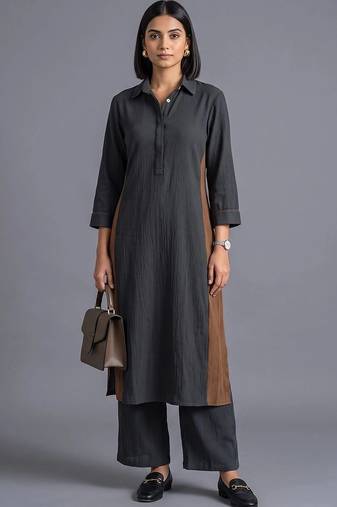 women regular kurta with palazzos