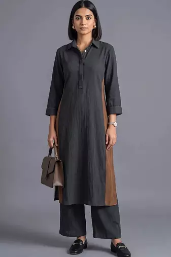 women regular kurta with palazzos